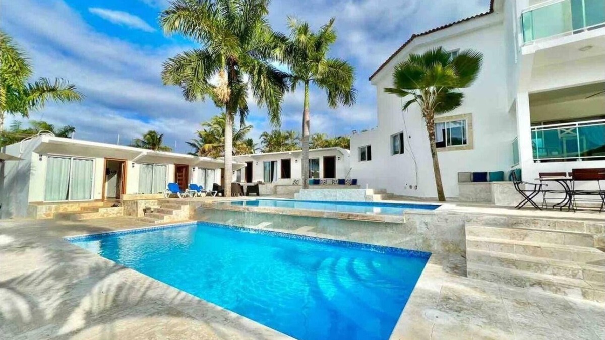 La Mulata Villa | 12 BR Villa with Heated Jacuzzi