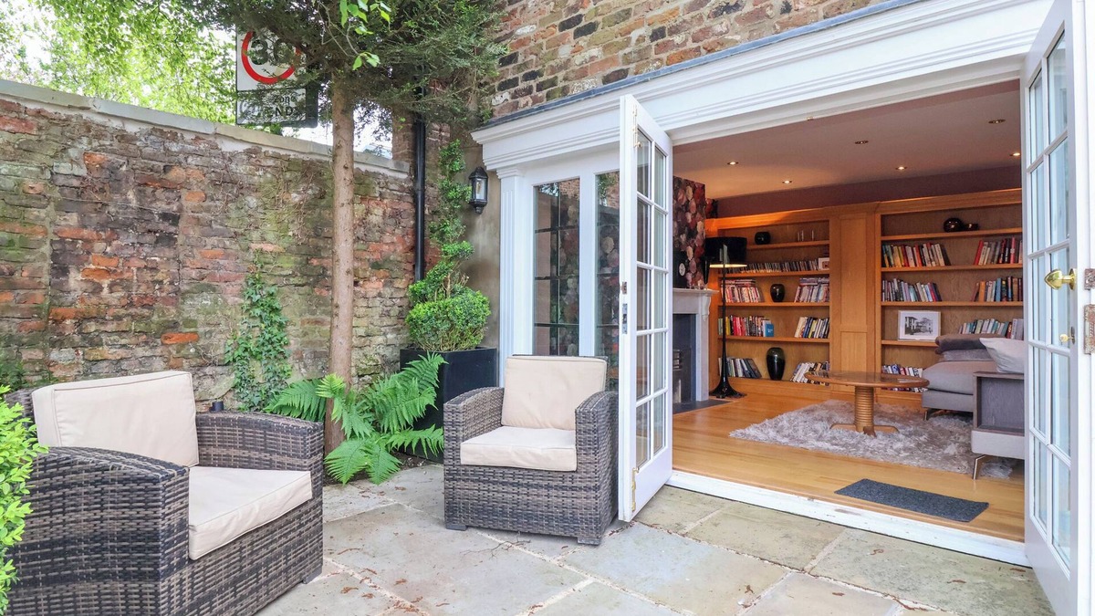 Beverley Cottage | 12 Cross Street
