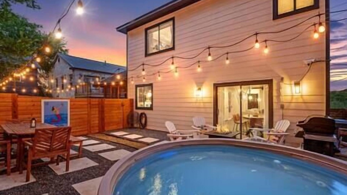 MLK House | 12 Guests - ARCADe - Outdoor Dining - POOL - Grill