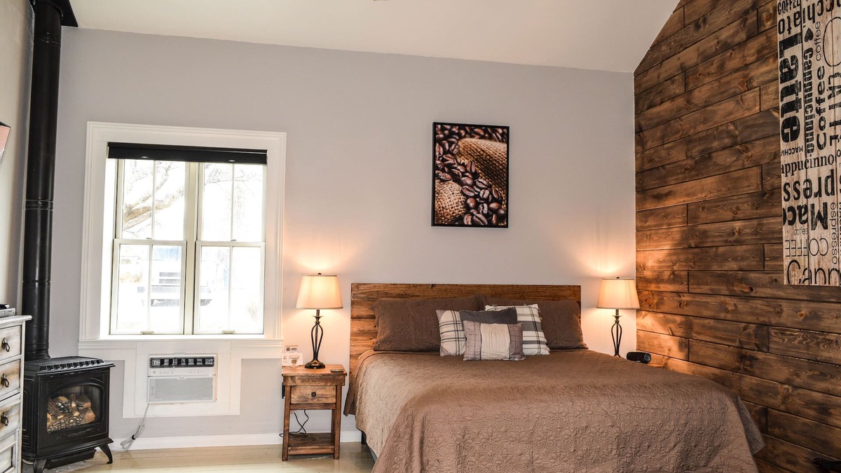 Snowflake House | #12 Honeymoon in a Historic Inn, Coffee Cottage