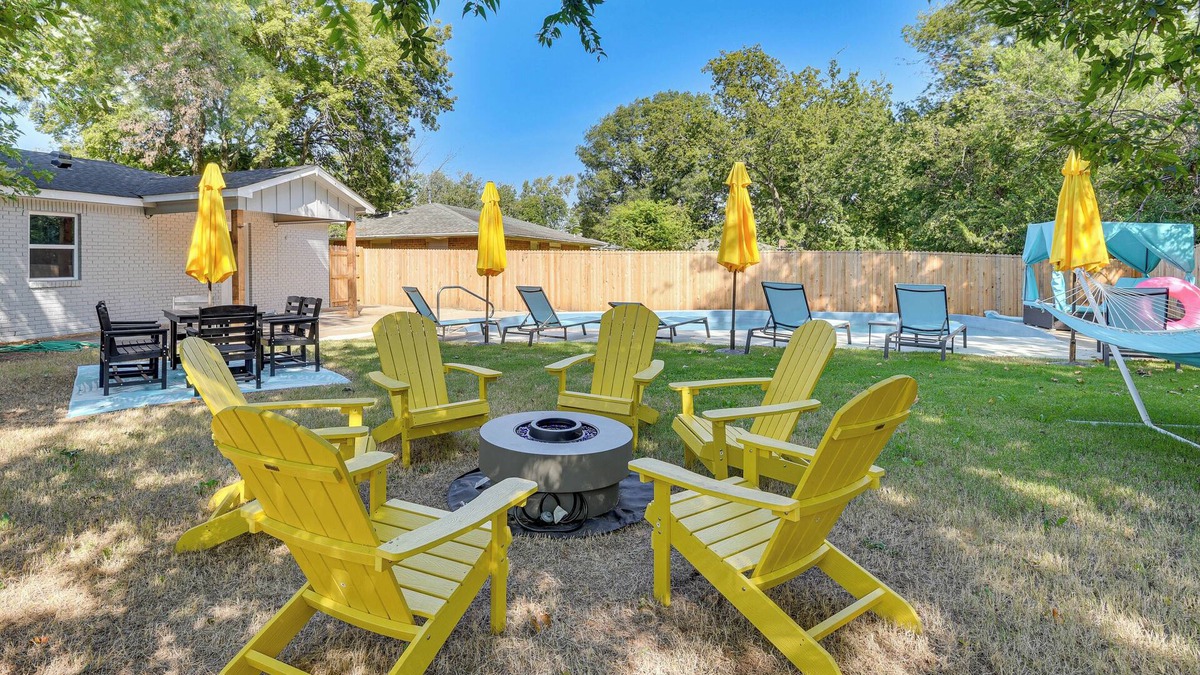 Tulsa House | 12 Mi to BOK Center: Pet-Friendly Home w/Yard!