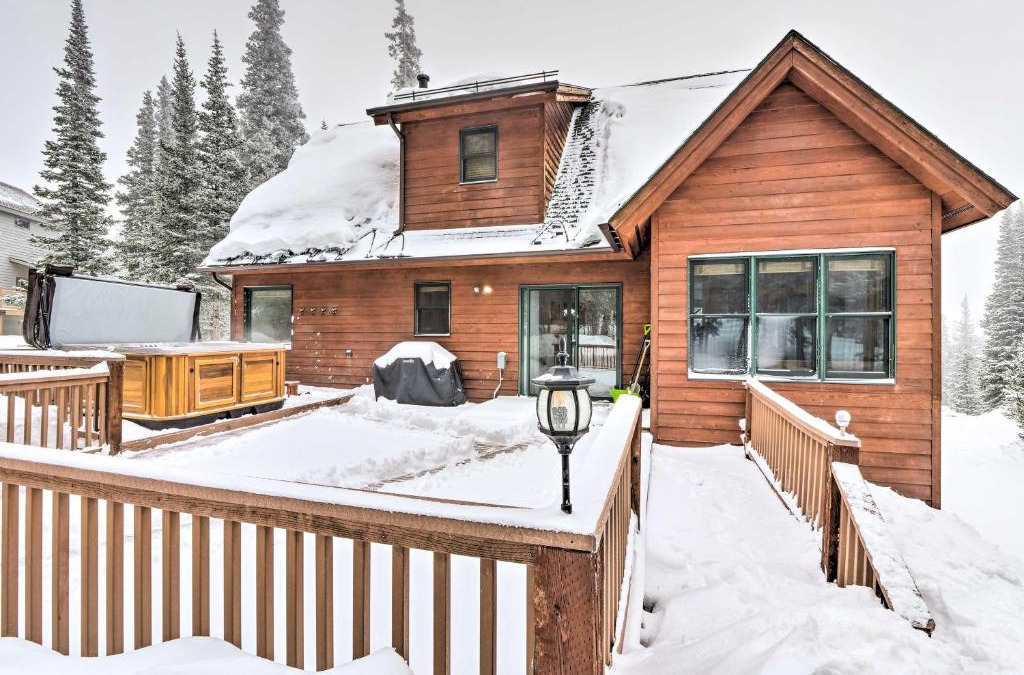 Quandary Village House | 12 Mi to Breckenridge Ski Resort Cabin with Hot Tub