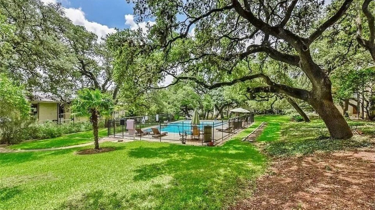 Allandale Condo | 12 minutes from downtown. Furnished. Pool. Laundry onsite. Great Landscaping!