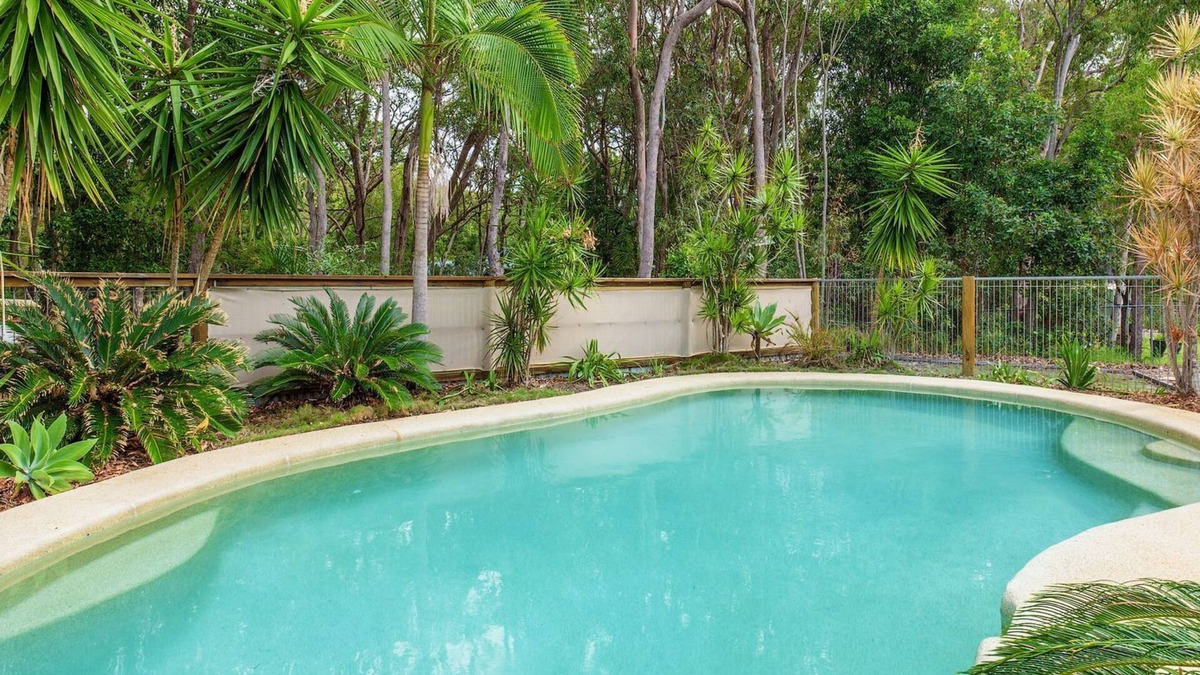 Rainbow Beach House | 12 Naiad Court - Rainbow Shores