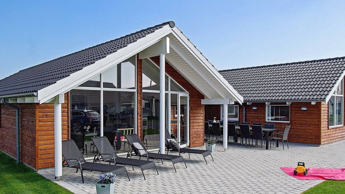 Olpenitz House | 12 person holiday home in Hasselberg
