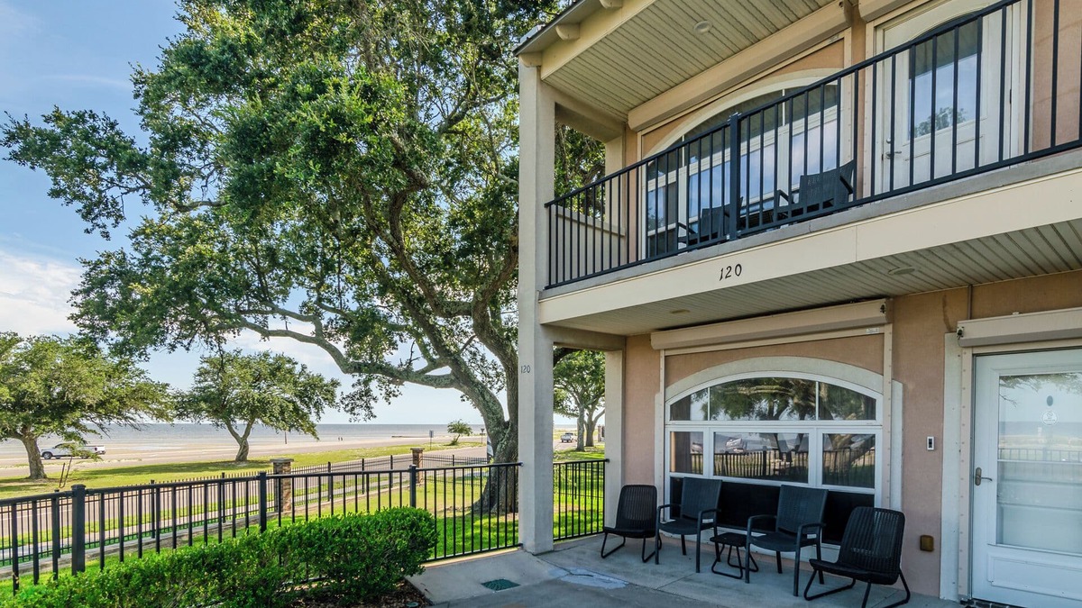 Long Beach House | 120 Beau Clair - Beachview Townhome with Balcony and Deck in Long Beach