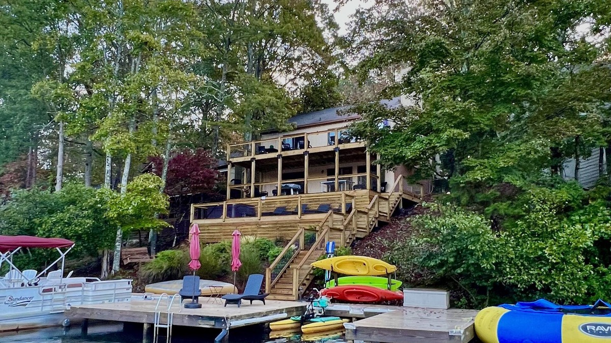 Waleska House | 120 FT LAKEFRONT, 3 new DECK levels, HOT TUB, TRAMPOLINE, H2O TOYS, RENT PONTOON