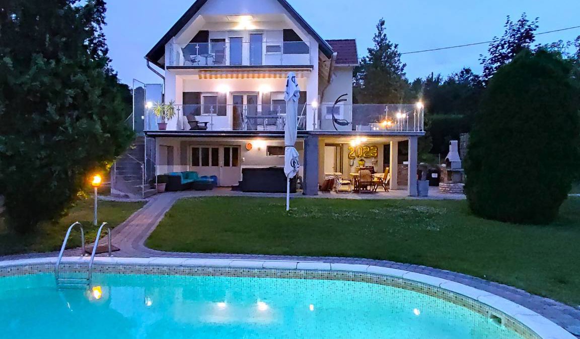 Velence House | 120 m² House ∙ 4 bedrooms ∙ 10 guests