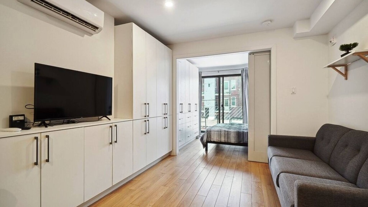 Hochelaga-Maisonneuve Apartment | #122 Spacious, AC, Great Location with Balcony