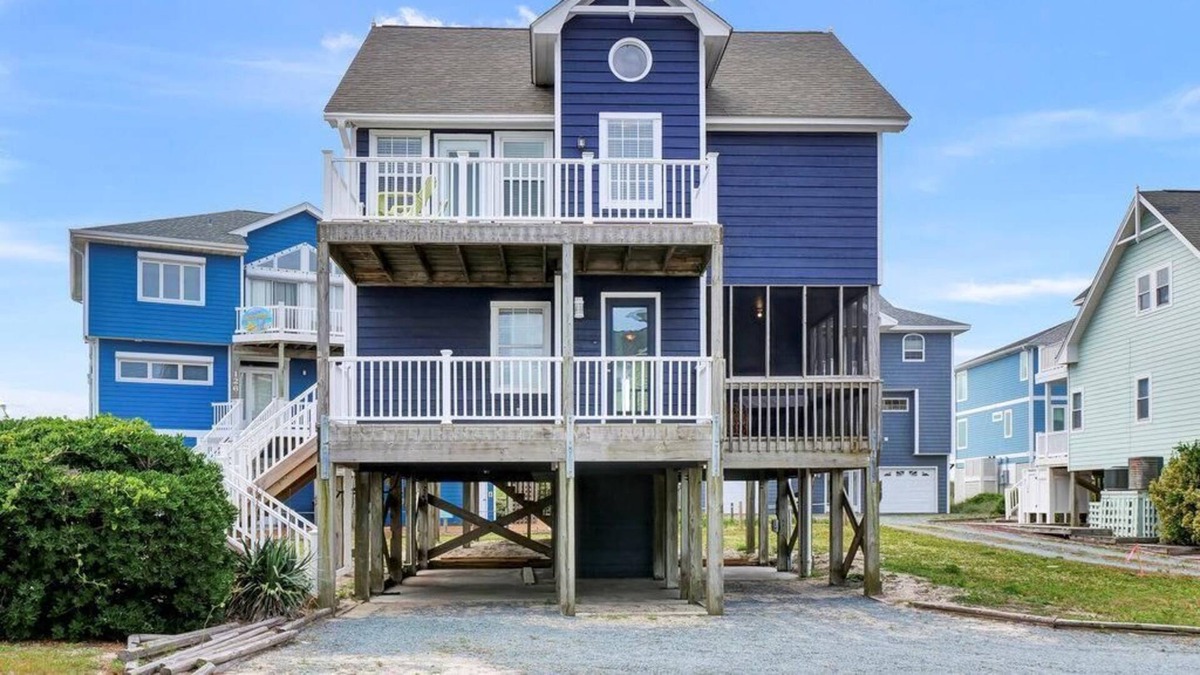 Village of Stump Sound House | 124 North Permuda Wynd - Ocean view - Community Pool