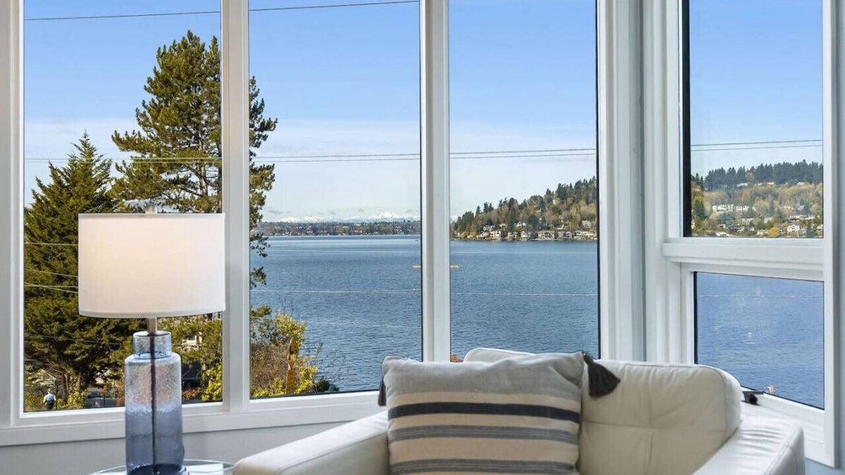 Kennydale Apartment | 124 -Relaxing Lakeside Haven