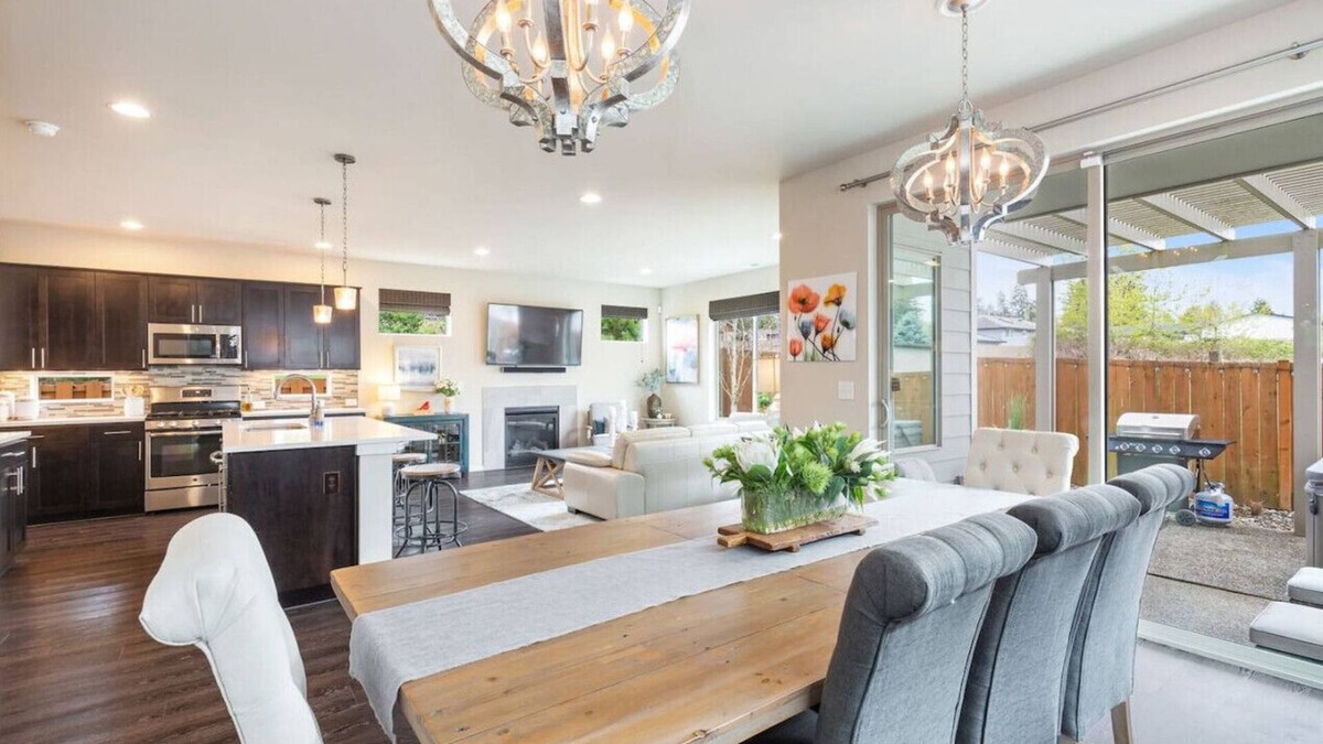Kent House | 125 - Deluxe & Spacious~Gym~Hot Tub