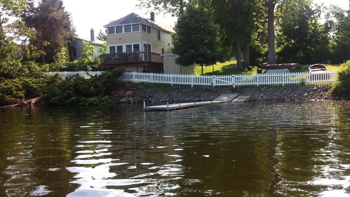 Red Creek Cottage | 125 foot waterfront cottage on Blind Sodus Bay