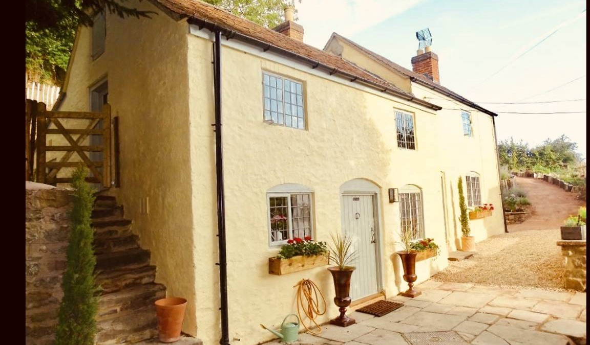 Longhope Cottage | 125 m² Cottage ∙ 3 bedrooms ∙ 6 guests