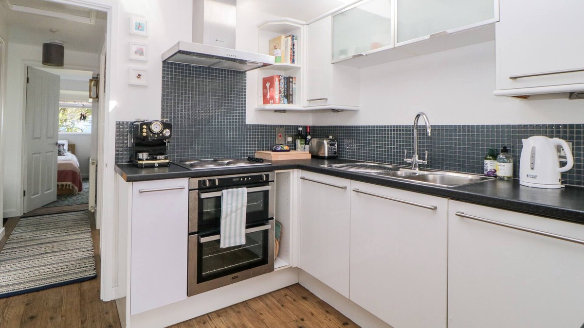 Malborough House | 126 CUMBER CLOSE, pet friendly, with a garden in Malborough