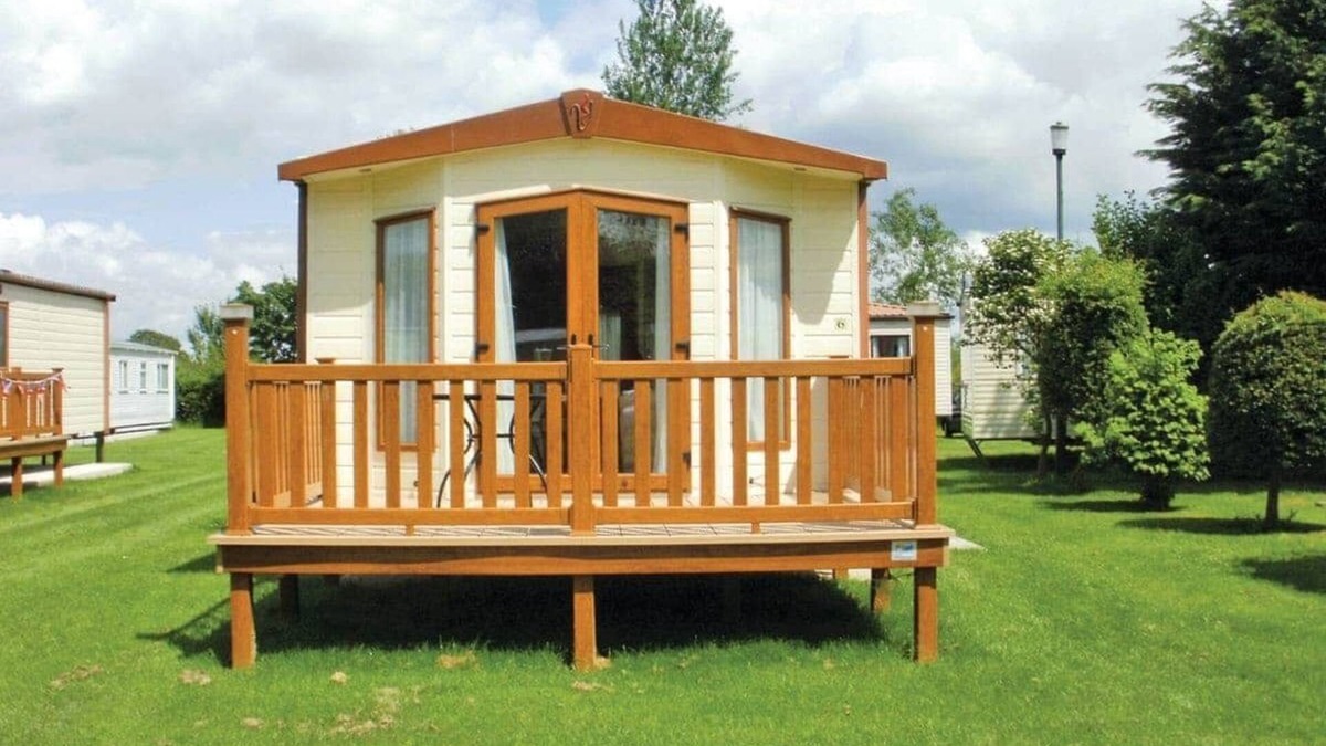York House | 12ft-wide caravan with one double and two twin.