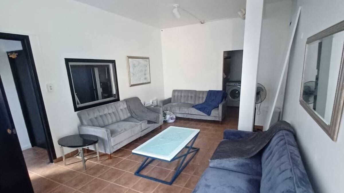 Colombia House | 13 Bedroom Economical Clean Sleeps over 50 Guests