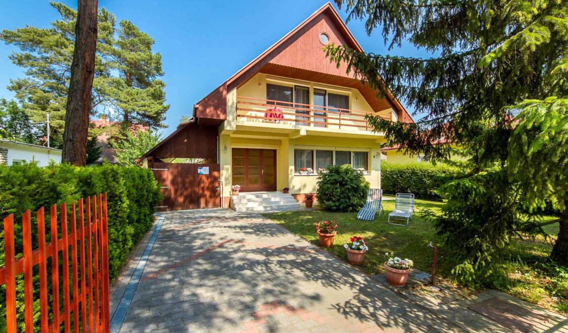 Balatonfenyves House | 135 m² House ∙ 4 bedrooms ∙ 6 guests