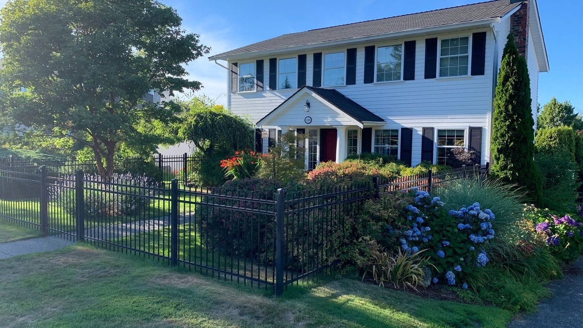 Cordova Bay Apartment | #135 Sunnybank Court - Ground Level Suite