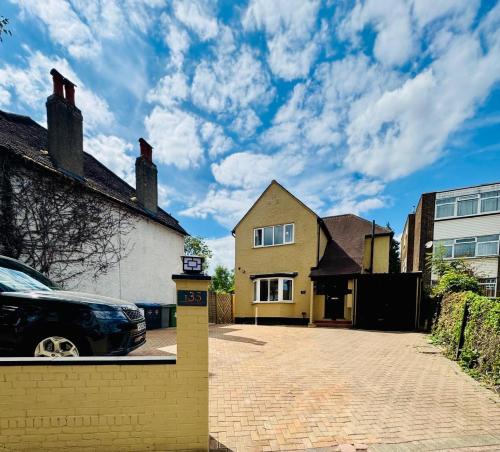 Brent Villa | 135 Watford road 3 bedroom villa