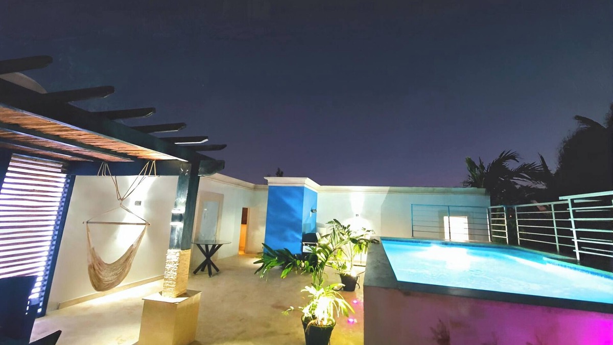 El Cortecito Condo | 13BR Spacious Multi-Unit Retreat with Rooftop Plunge Pool - Walk to Beach +Bonus