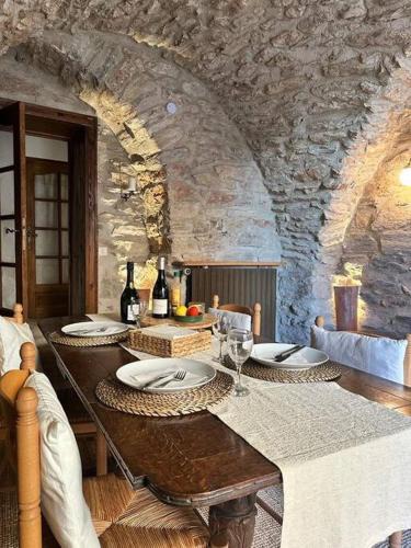 Faugeres House | 13th Century Stone House