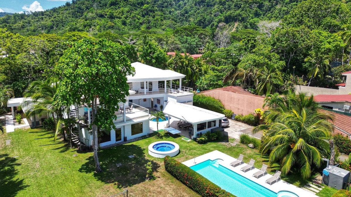 Jaco House | 14 BR Luxury Estate Casa Blanca – Private Beachfront Paradise +VIP Service Incl.