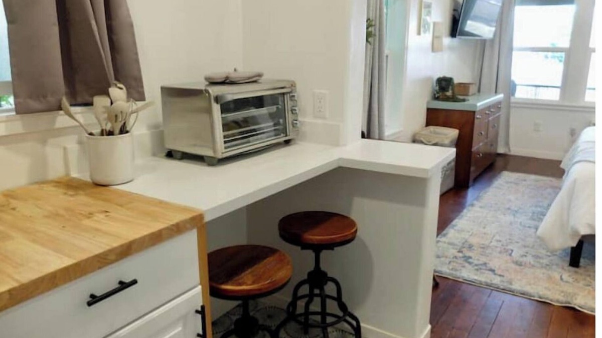 Mariposa Apartment | #14 Darling Vintage Apt - Historic Downtown Stripnn