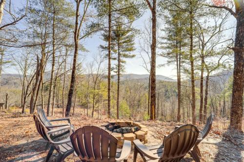 Ferguson House | 14 Mi to Appalachian Ski Mtn! Family Getaway