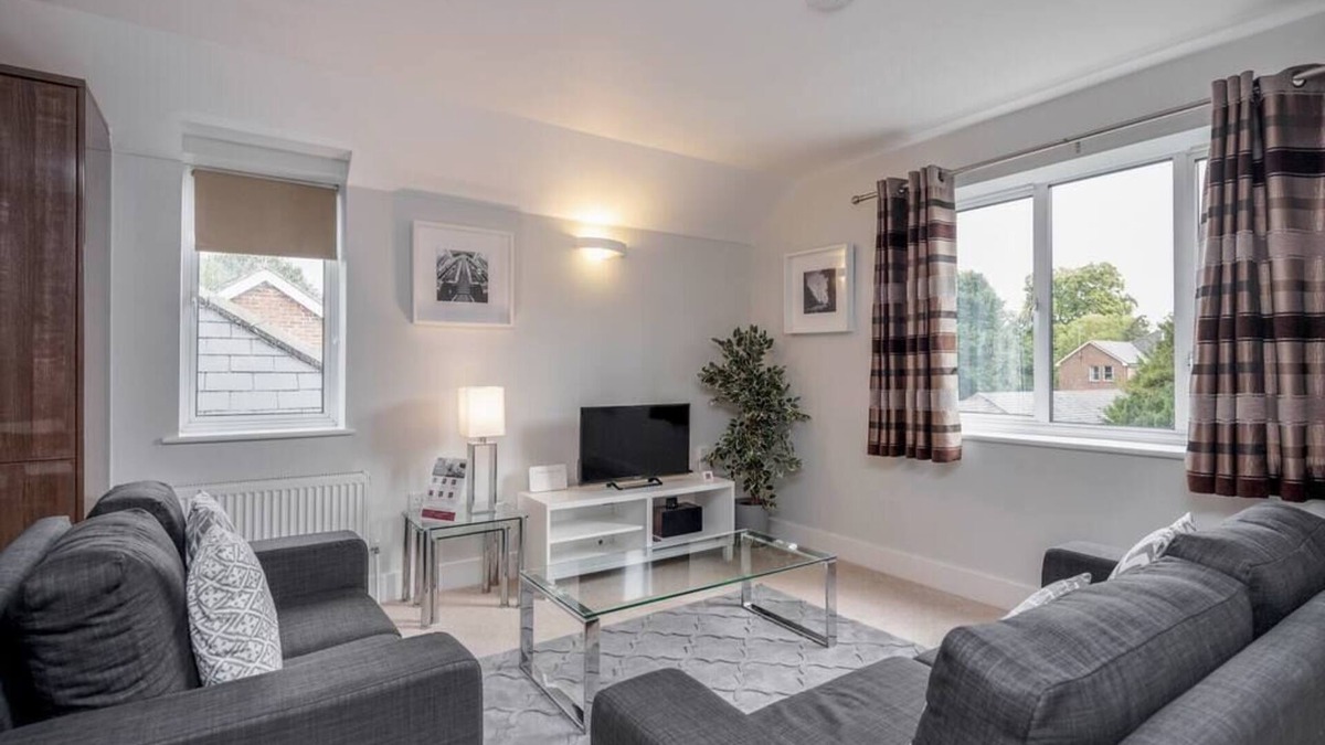 Grove Apartment | 14 Nevis Court - 2 bedroom apartment