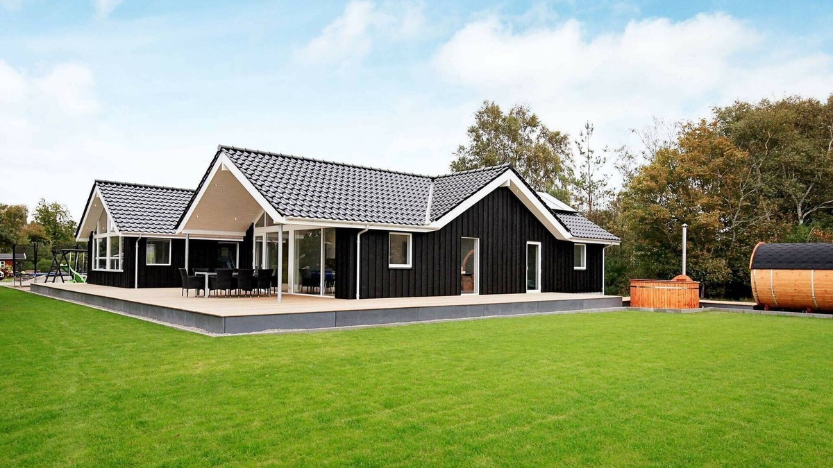 Reersø House | 14 person holiday home in Gørlev