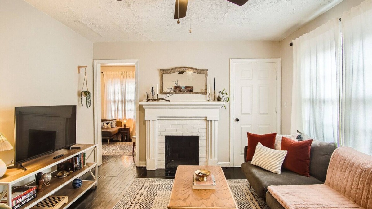 Atlanta House | 1429 Lanvale · Quaint Boho Retreat Near Downtown - Pet Friendly