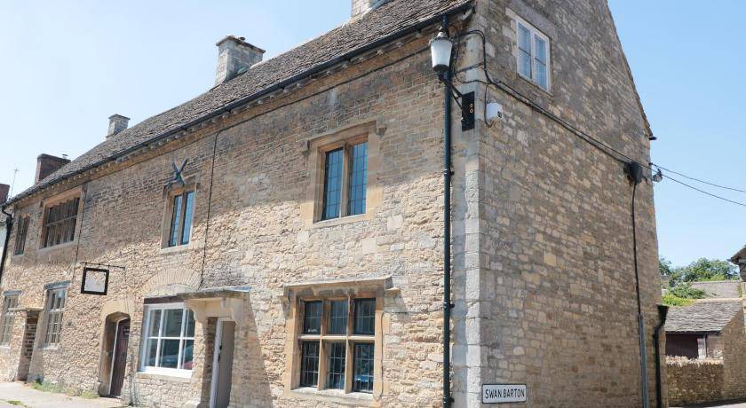 Sherston House | 145 m² House ∙ 4 bedrooms ∙ 8 guests