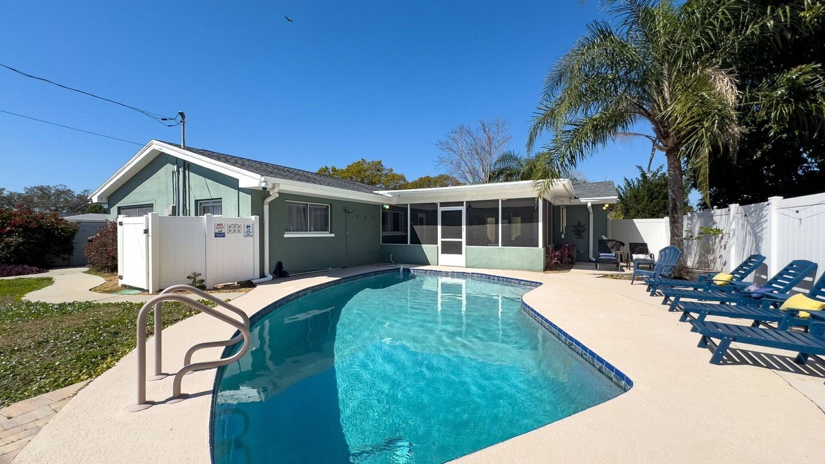 Clearwater House | 1465 Satsuma Street S