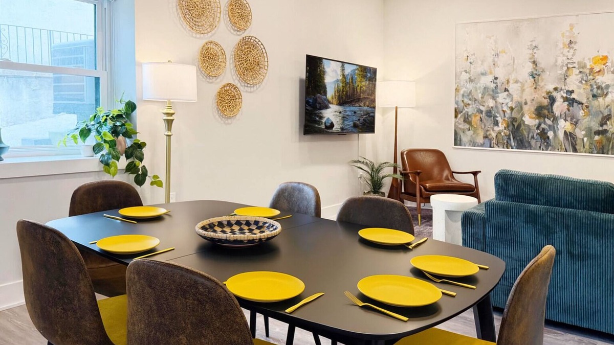 Conshohocken Apartment | 1490 ft² Space 2 Bed 2 Bath Apt/Near Villanova and KOP/5 Beds/Sleeps 10