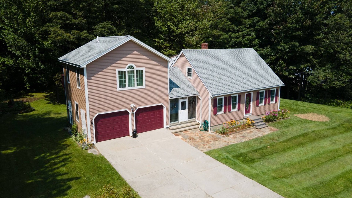 Jacksonville House | 14mi to Mt. Snow! Arcade, Private Suite, King Bed, Family-Friendly, Weber Grill