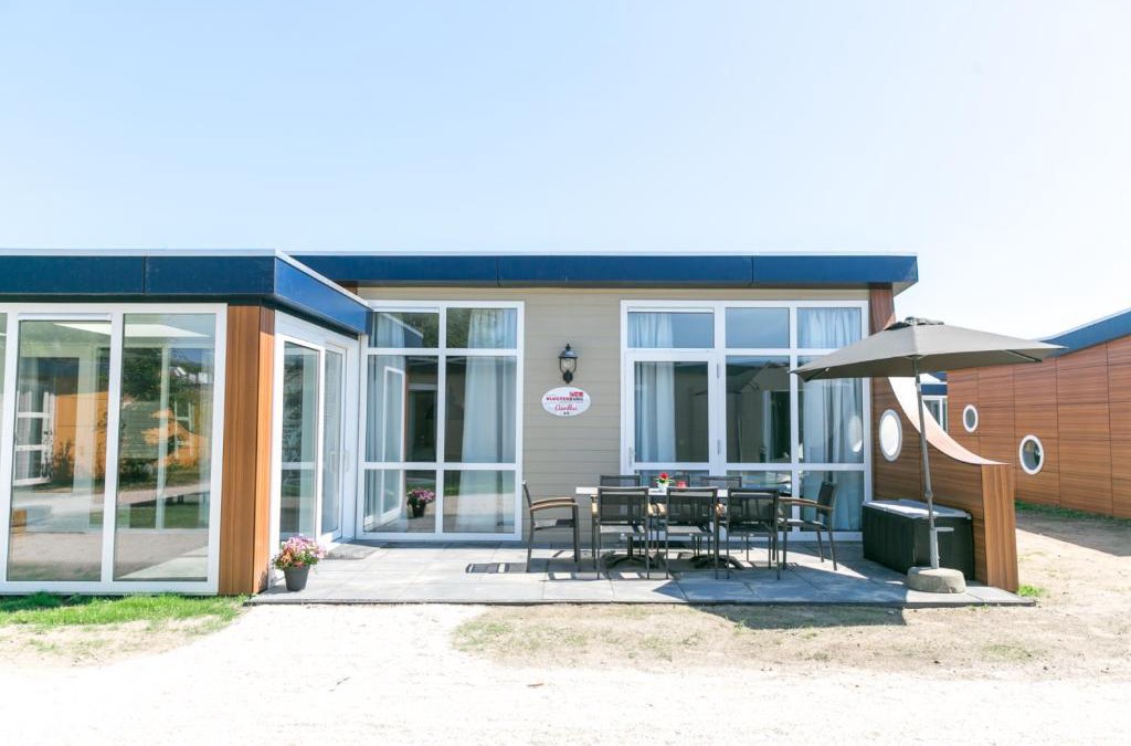 's-Gravenzande Resort | 14p Luxe bungalow met serre