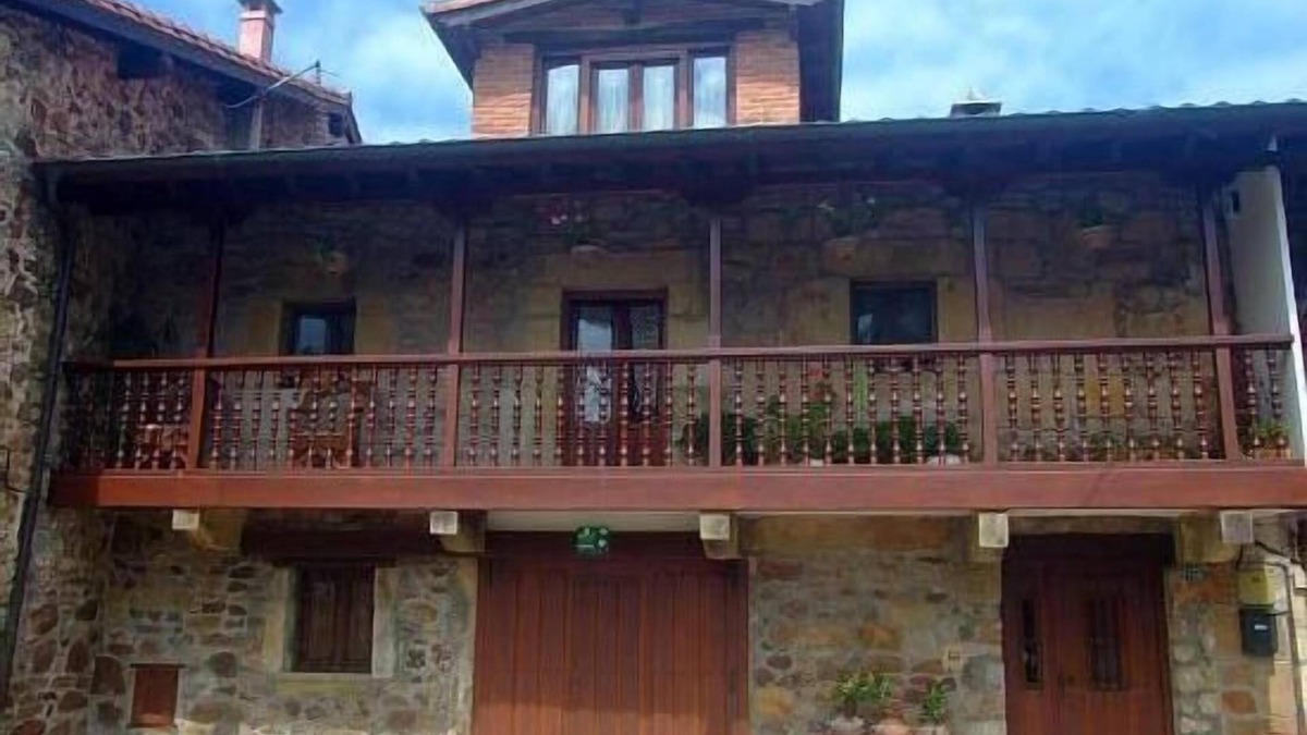 Lierganes Cottage | 15 kms from CABARCENO and 2 kms from LIERGANES. Garden of 1000 meters.