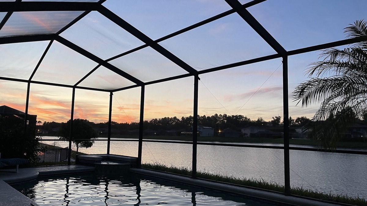Sunset Lakes House | 15 Min from the Gates of Disney, Sleeps 10, Pool+View