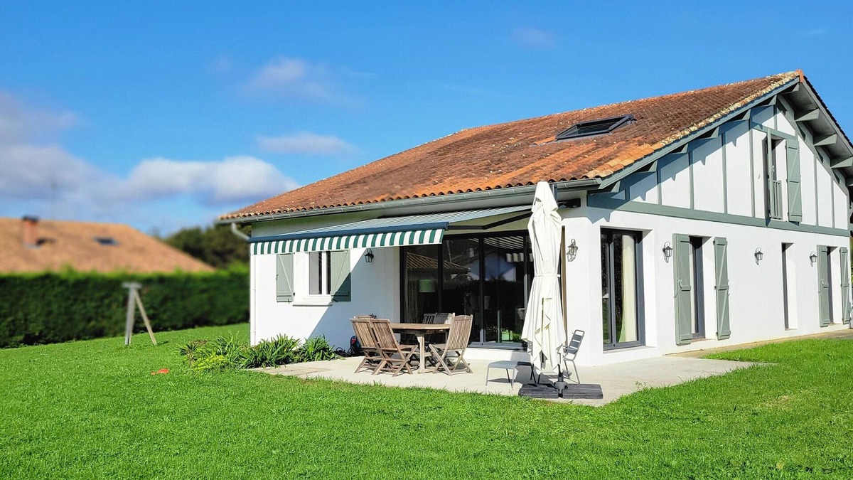 Saubrigues House | 15 min from the ocean, large house ideal for families.