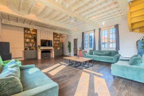 Sainghin-en-Melantois House | 15 Min to Lille - Beautiful 14p House, 5 Bedrooms