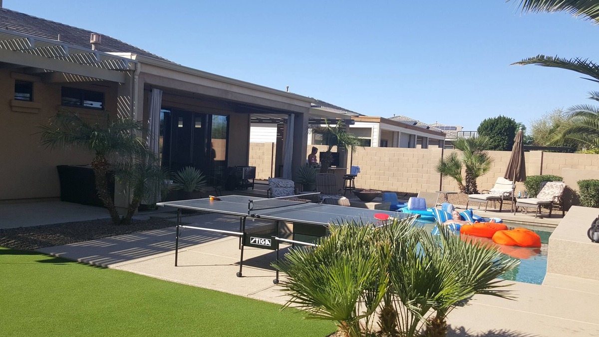 Palm Valley House | 15 min to stadium 2500 sq ft house with heated pool, shuffle board, putting area