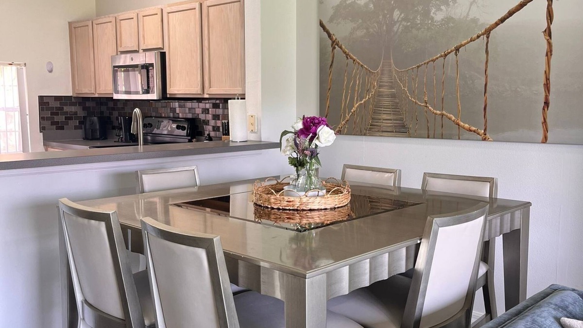 Indian Point House | 15 minutes away from Disney parks and major attractions.