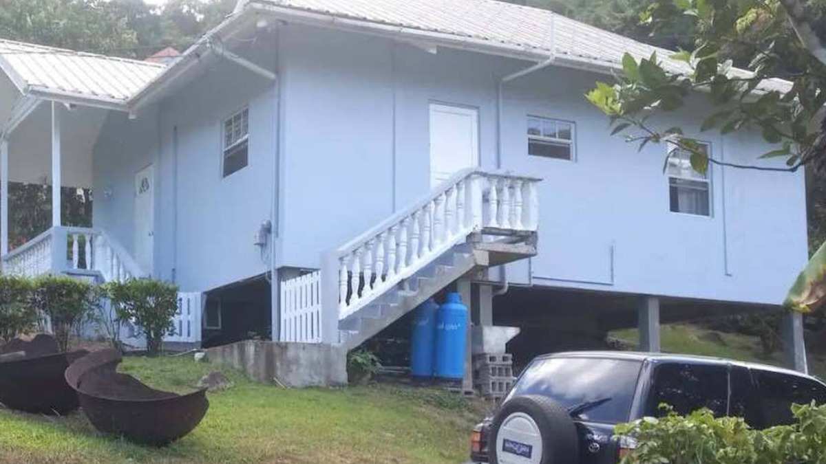 St. George's House | 15 Minutes from the city! 3 Bedroom House