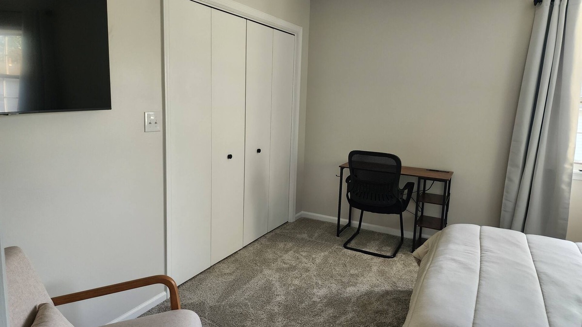Milton House | 15 minutes to Rehoboth Beach, 20 minutes from three sports complexes Game Room .
