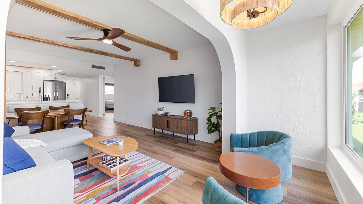 Crescent Beach Condo | 15% Off Sept Stay – Coastal Condo: Beach & Pool!