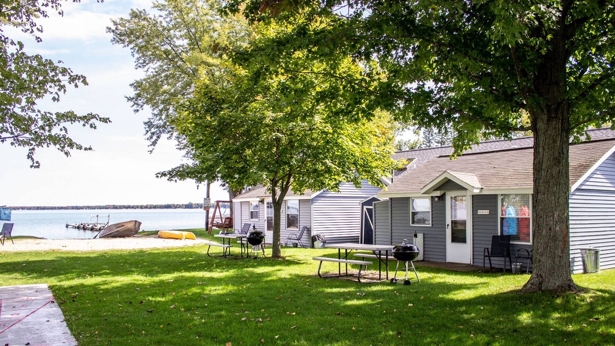 Houghton Lake Resort | 15 Steps from the Lake