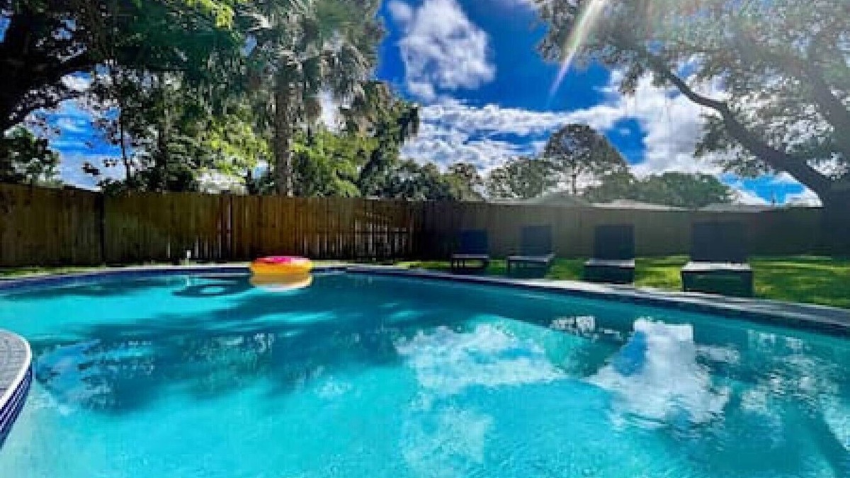 East Tampa House | 1504 E McBerry St · Beautiful 3BR Tampa Home W/Pool AND Pool Table!