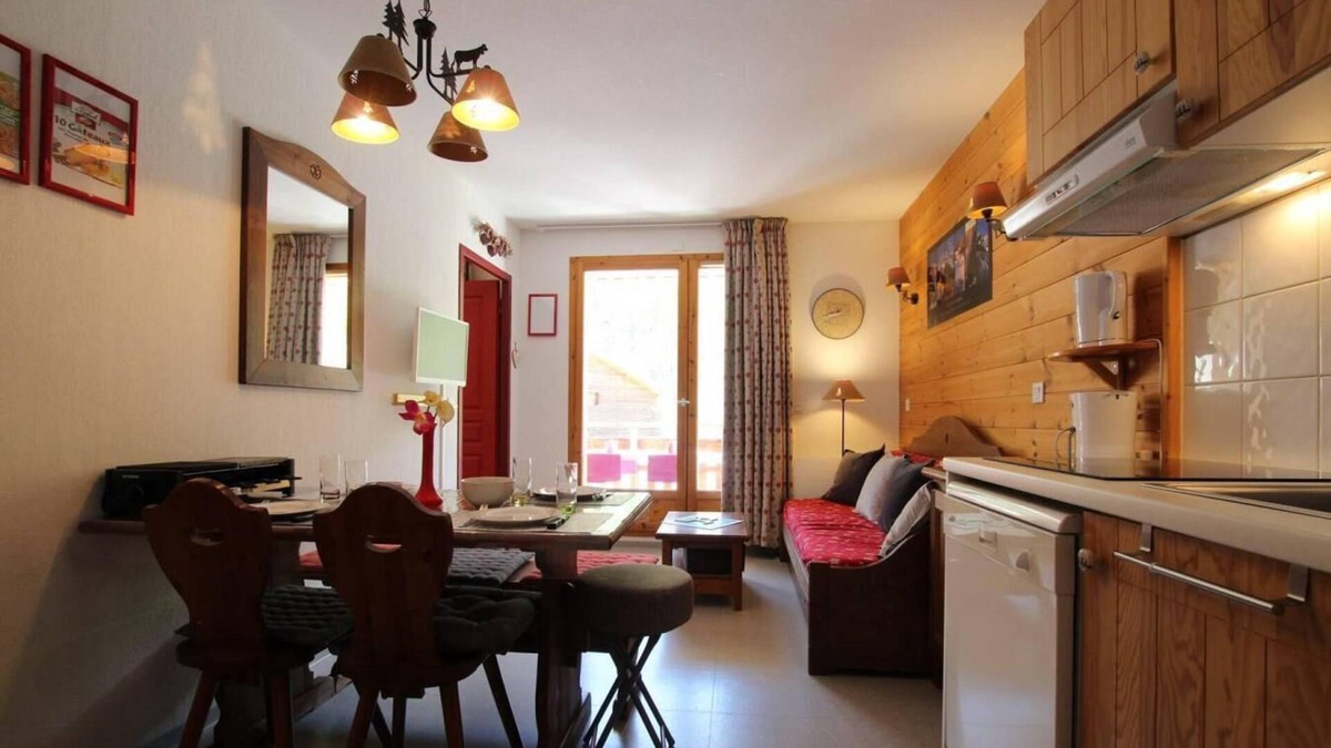 Vallouise-Pelvoux Apartment | 150m from ski slopes, 2nd floor, balcony, 36m², Pelvoux