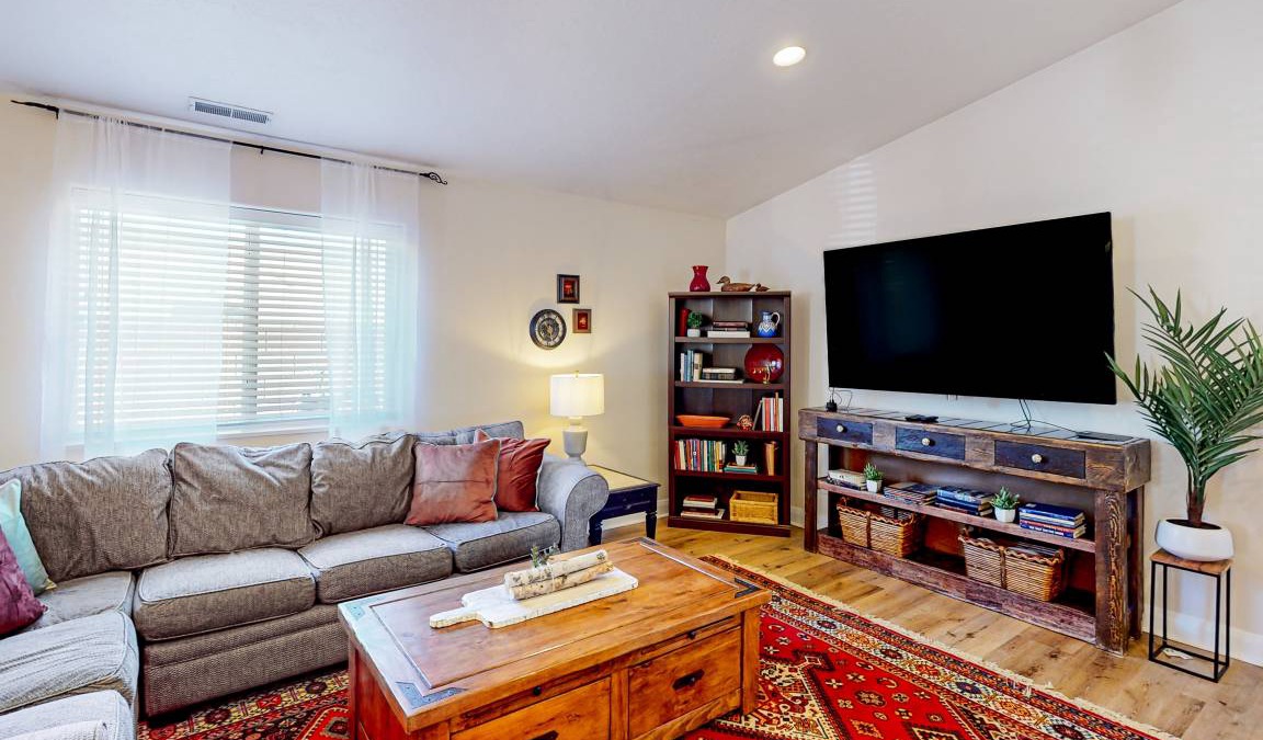 Cedar City House | 156 m² House ∙ 3 bedrooms ∙ 8 guests